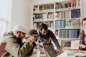 اینفوگرافی کوچینگ، منتورینگ و آموزش
